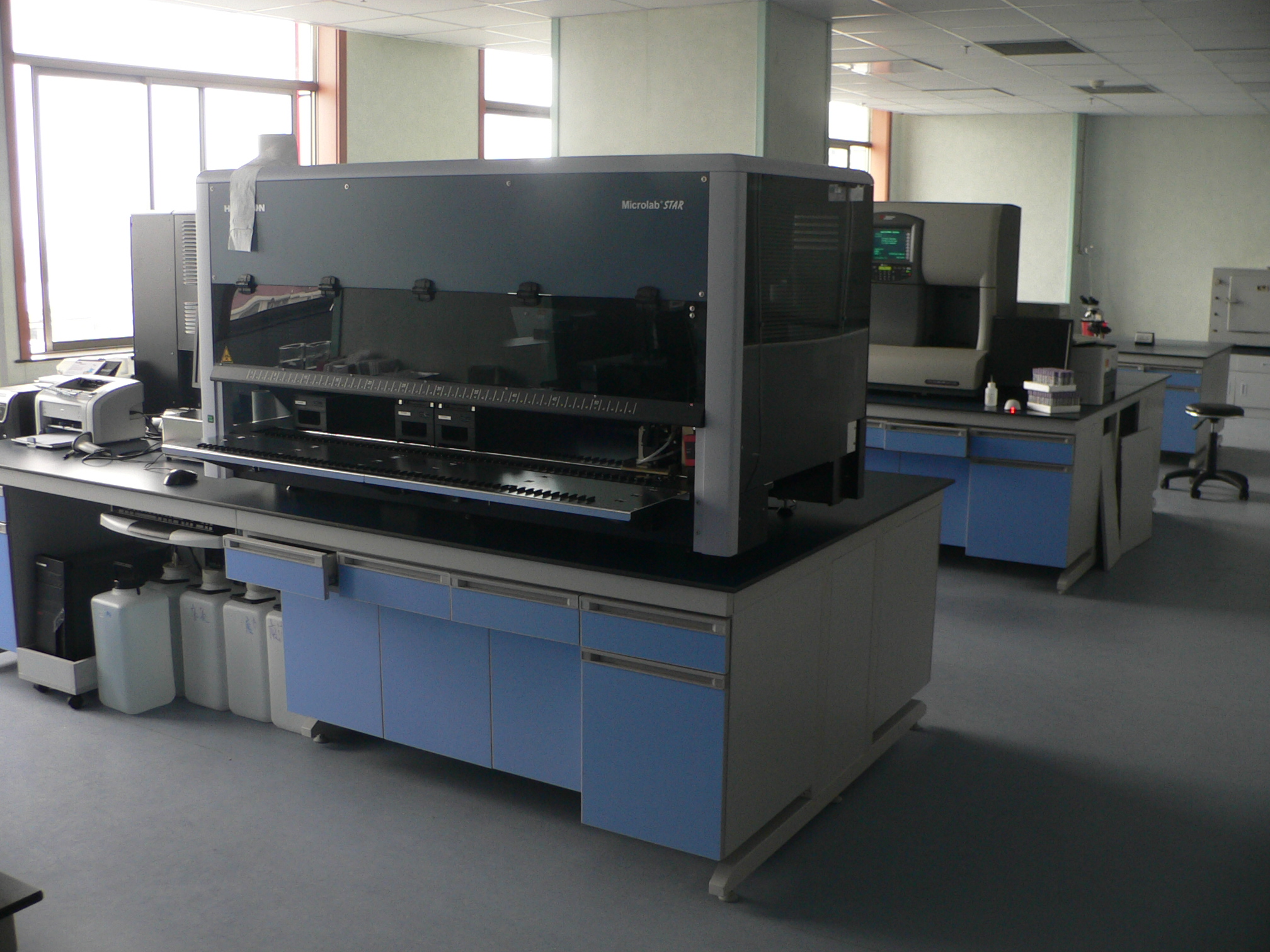 番禺君鴻無機化學(xué)實驗室設(shè)計與施工(圖3) 番禺君鴻無機化學(xué)實驗室設(shè)計與施工(圖3)